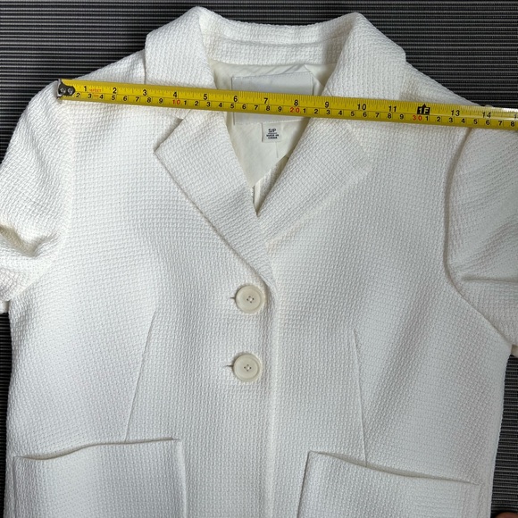 *gently used* Banana Republic white blazer (size S) - Picture 7 of 8